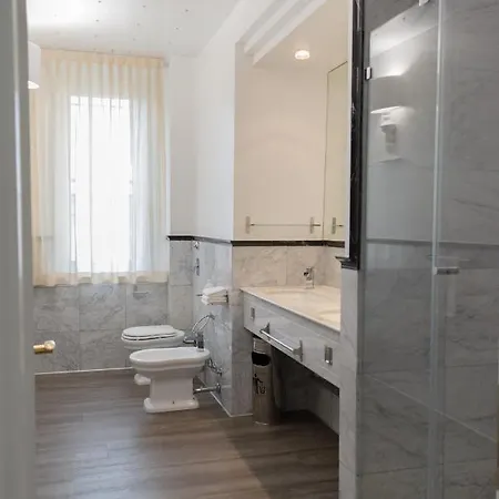 Incantevole Con Parcheggio Gratuito Apartment